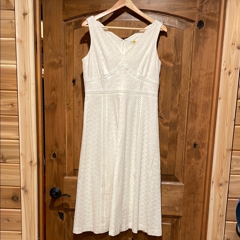 Elegant White Lace Dress